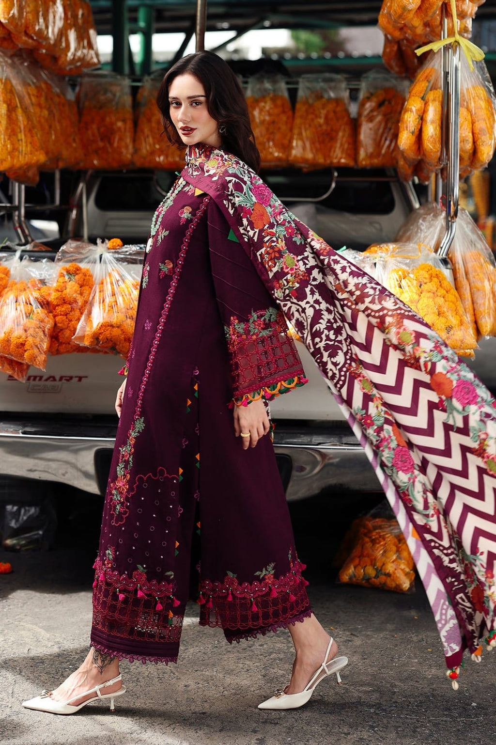 3PC UNSTITCHED LAWN EMBROIDERED SUIT