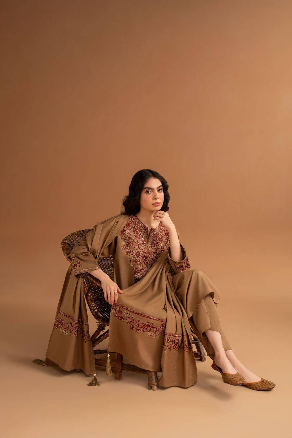 Pezwan - Winter 3PC Dhanak Embroidered Suit - SS0418