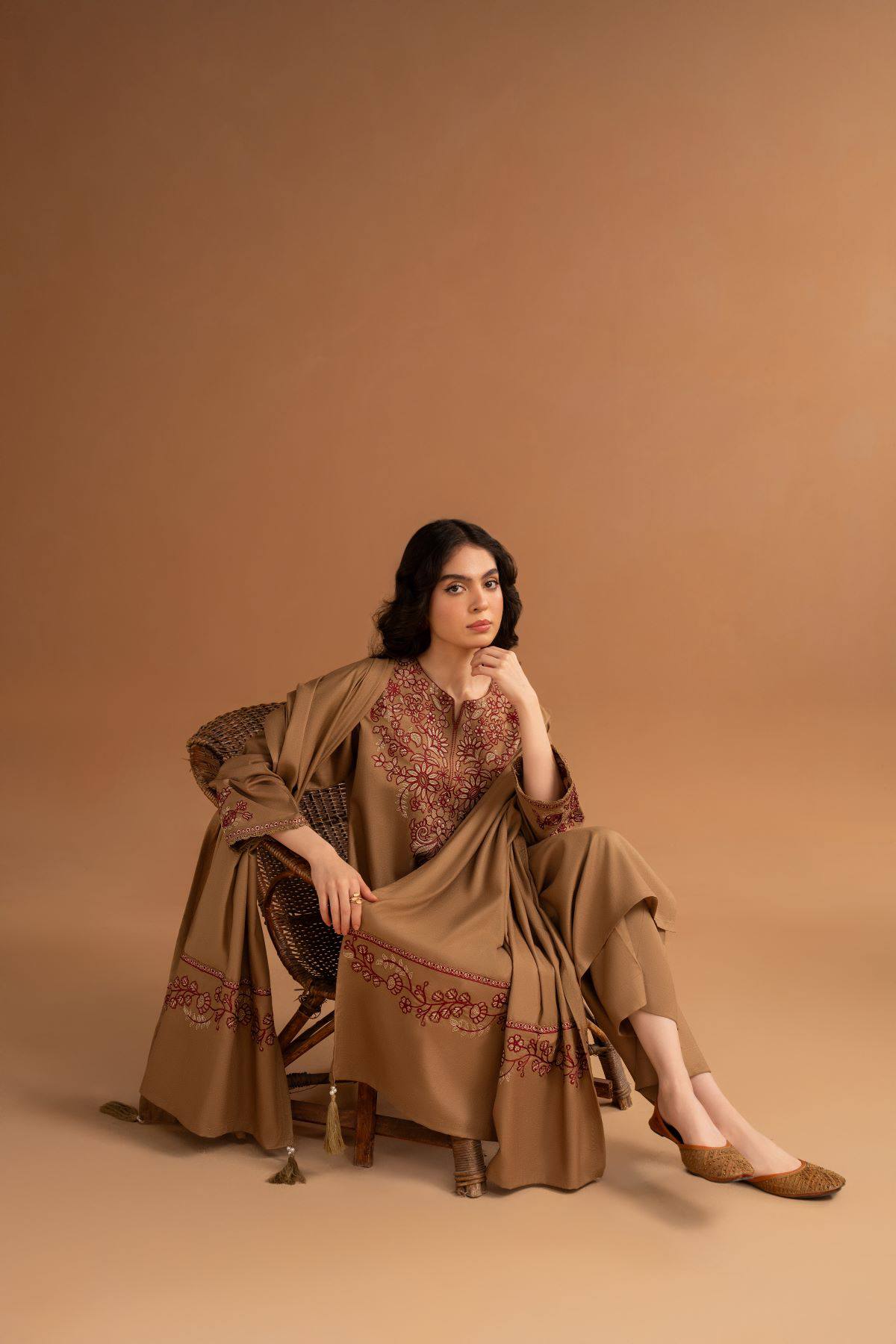 Pezwan - Winter 3PC Dhanak Embroidered Suit - SS0418